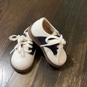 Footmates saddle shoes